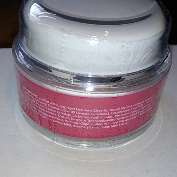 Pureluxe Renew & Revive Eye Cream - Picture 2 of 5